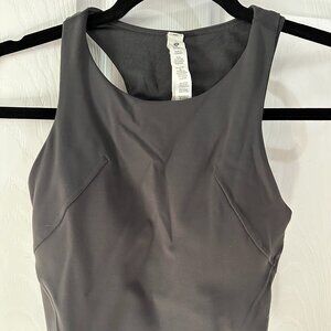 Lululemon Racerback Tank in Gray Size 2 with Built in Cups